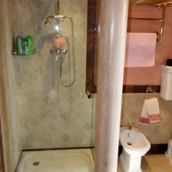 Bagno in Pietra e Marmo