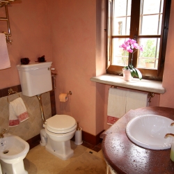 Bagno in Pietra e Marmo
