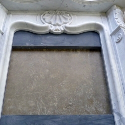 Camino in pietra e marmo