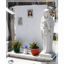 Arte Funeraria Lapidi e Statue in Pietra e Marmo Arte Funeraria Lapidi e Statue in Pietra e Marmo