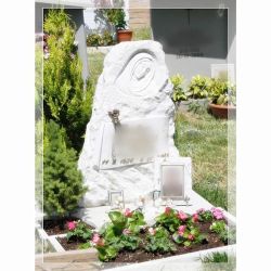 Arte Funeraria Lapidi e Statue in Pietra e Marmo Arte Funeraria Lapidi e Statue in Pietra e Marmo