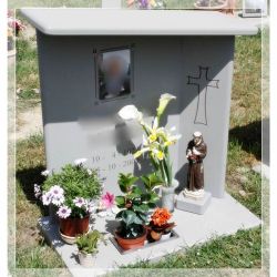 Arte Funeraria Lapidi e Statue in Pietra e Marmo Arte Funeraria Lapidi e Statue in Pietra e Marmo