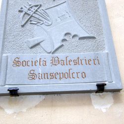 Stemmi Capitelli Targhe Bassorilievi Ciotole