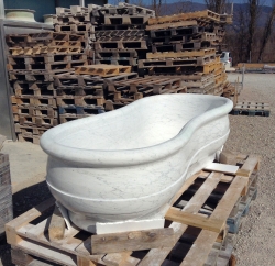 Vasca in pietra e marmo